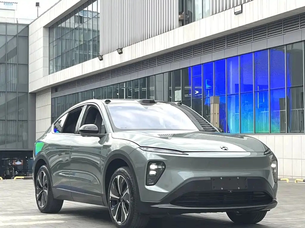 NIO EC7