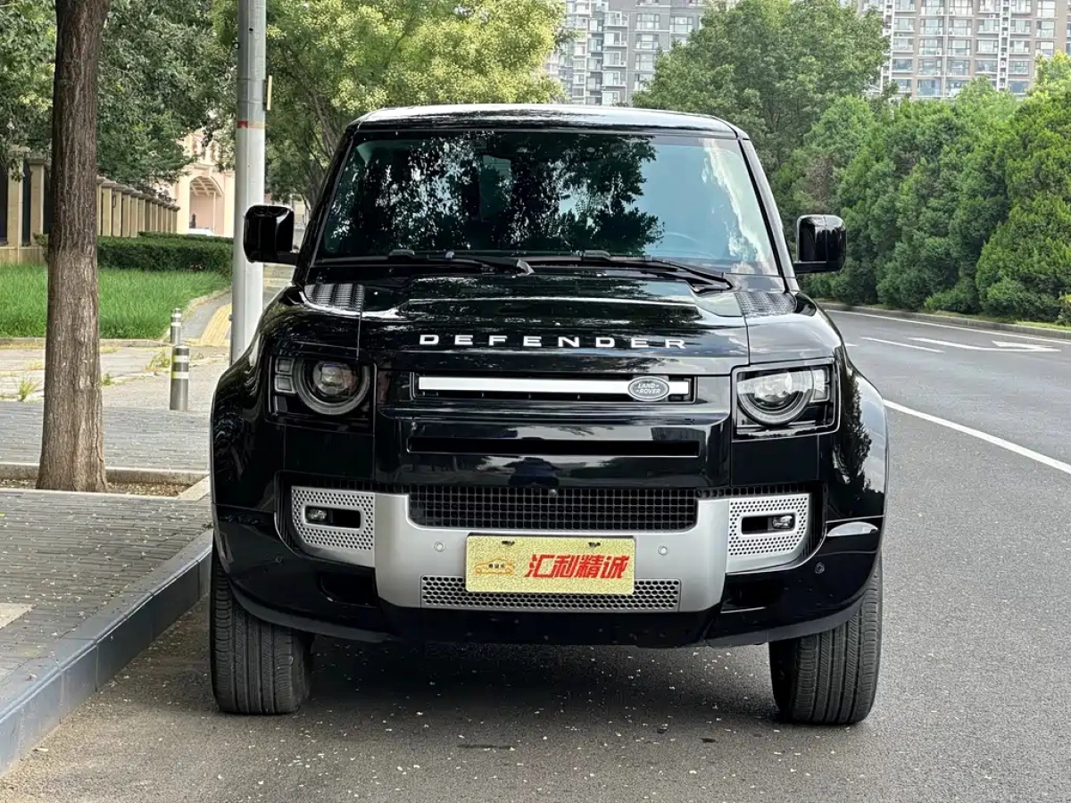 LAND ROVER DEFENDER
