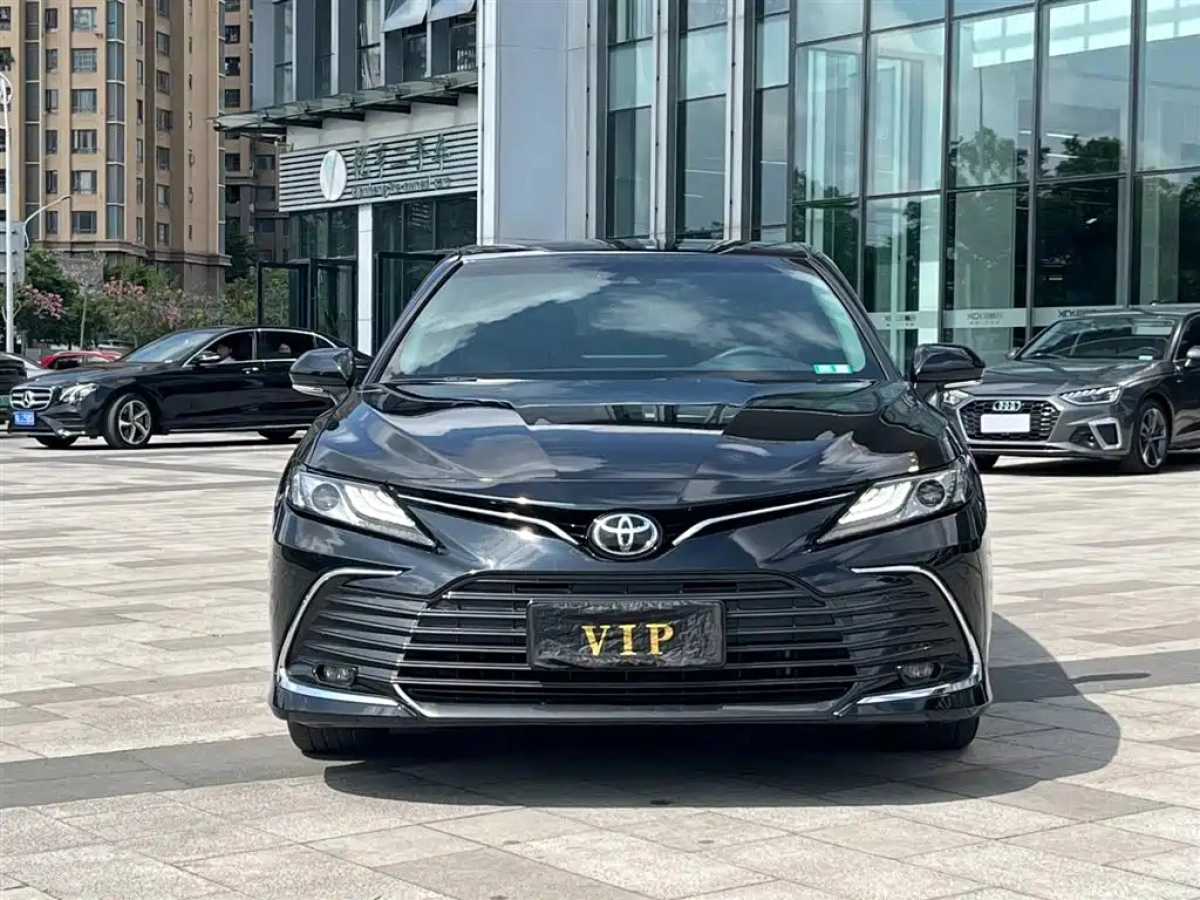 TOYOTA CAMRY