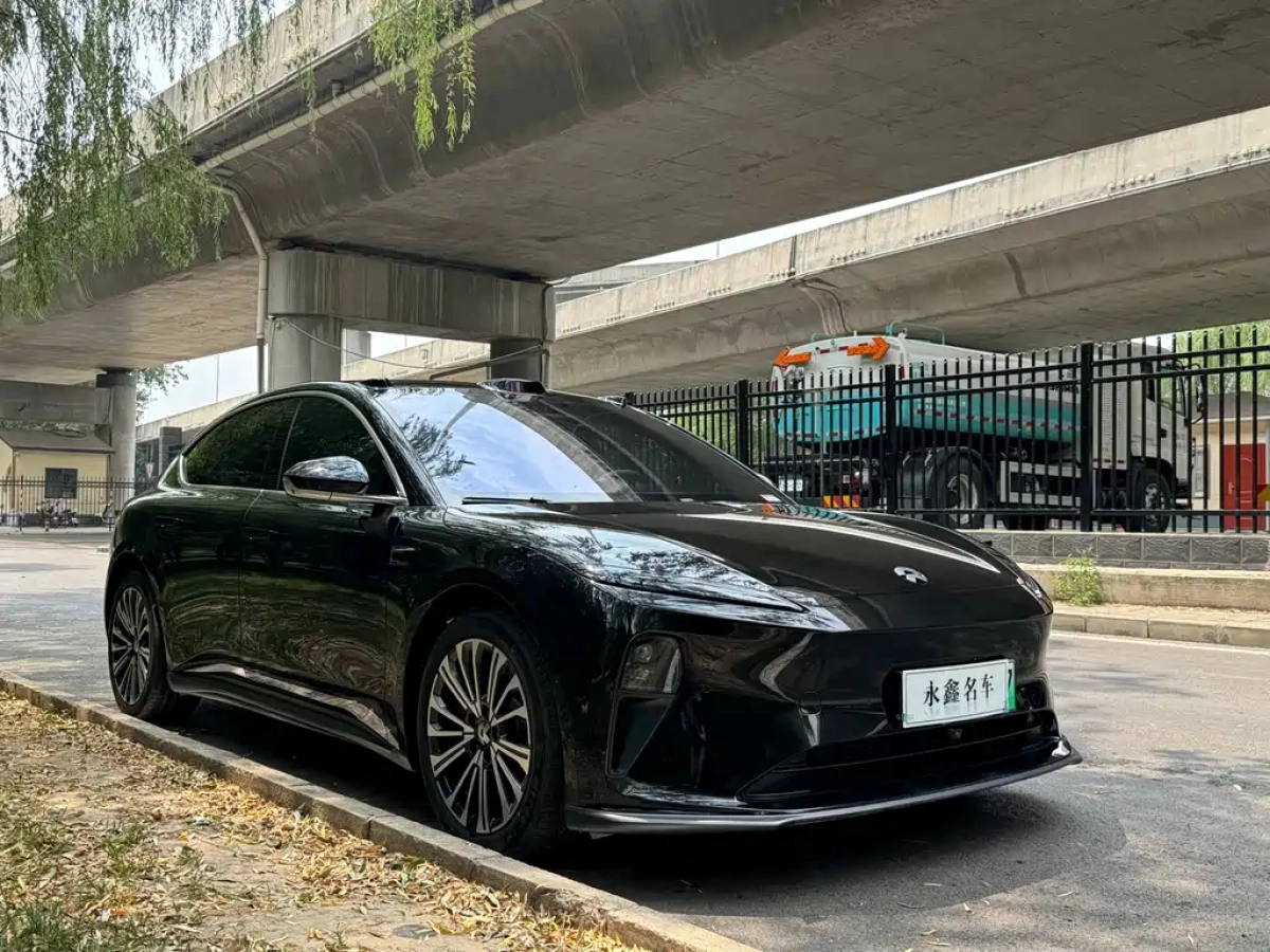 NIO ET5