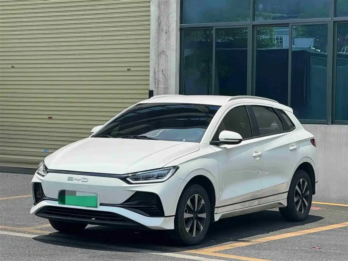 BYD E2