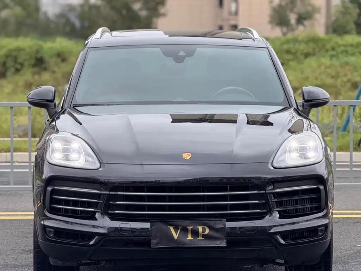 PORSCHE CAYENNE
