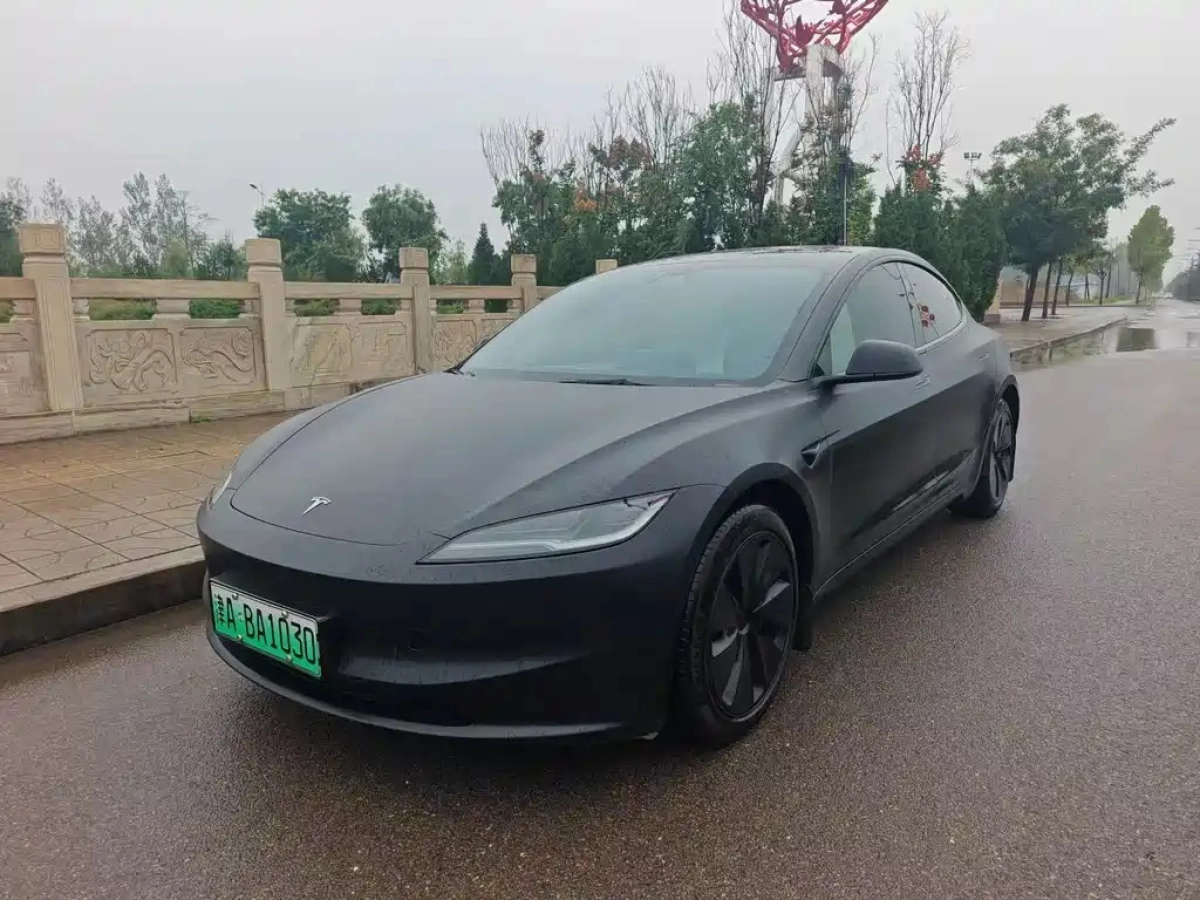 TESLA MODEL 3