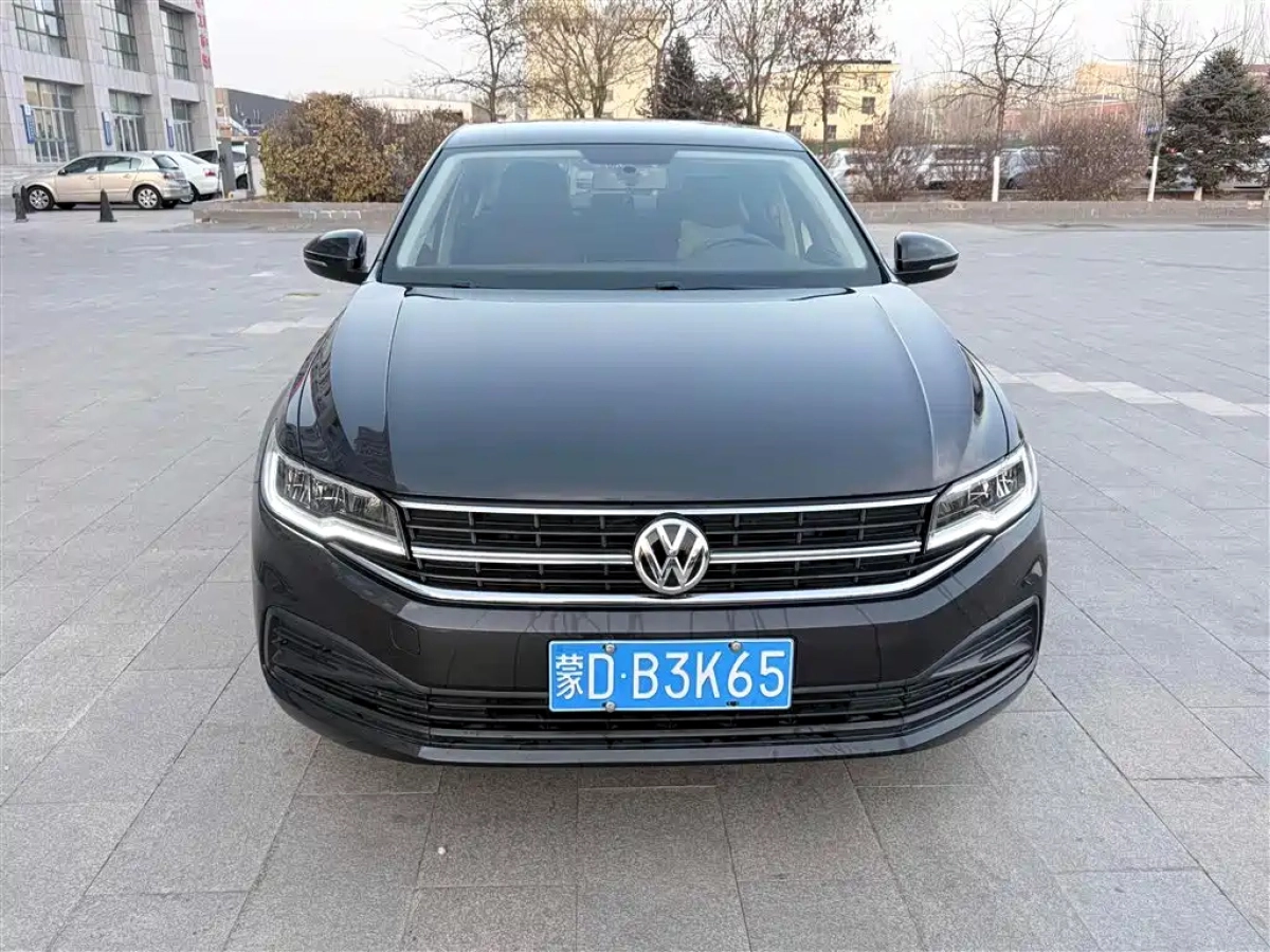 VOLKSWAGEN BORA