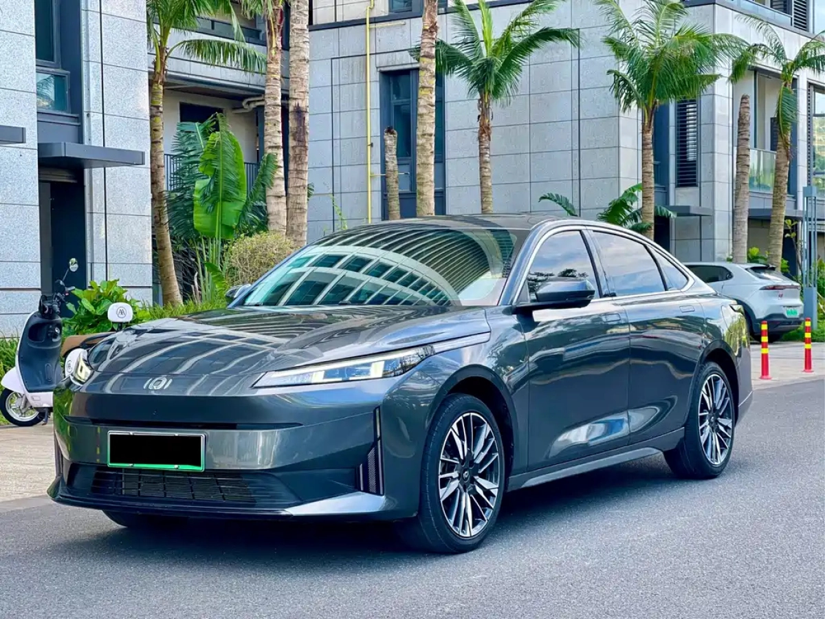 CHANGAN QIYUAN A05  2023