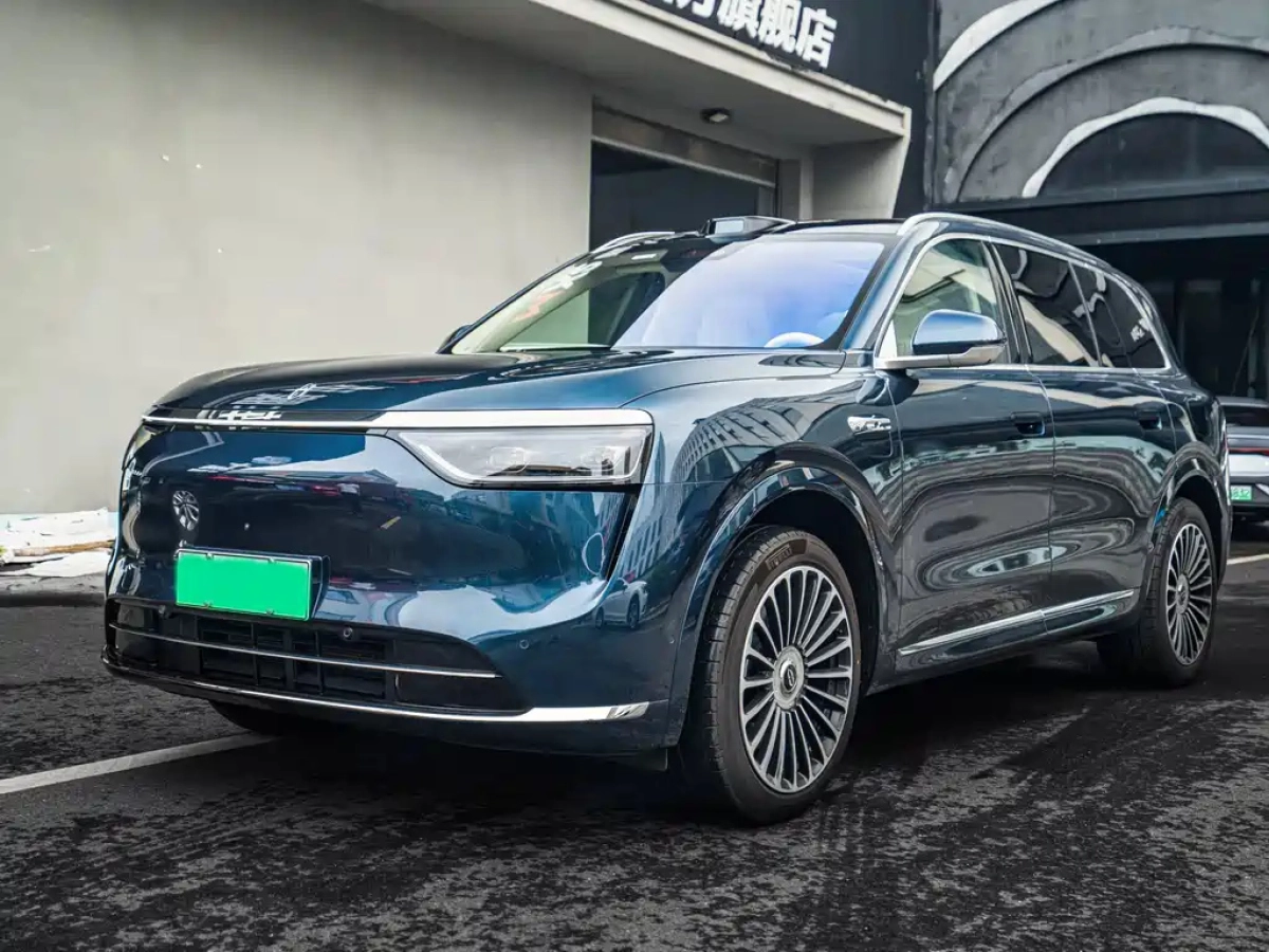 HUAWEI HARMON AITO M8  2025