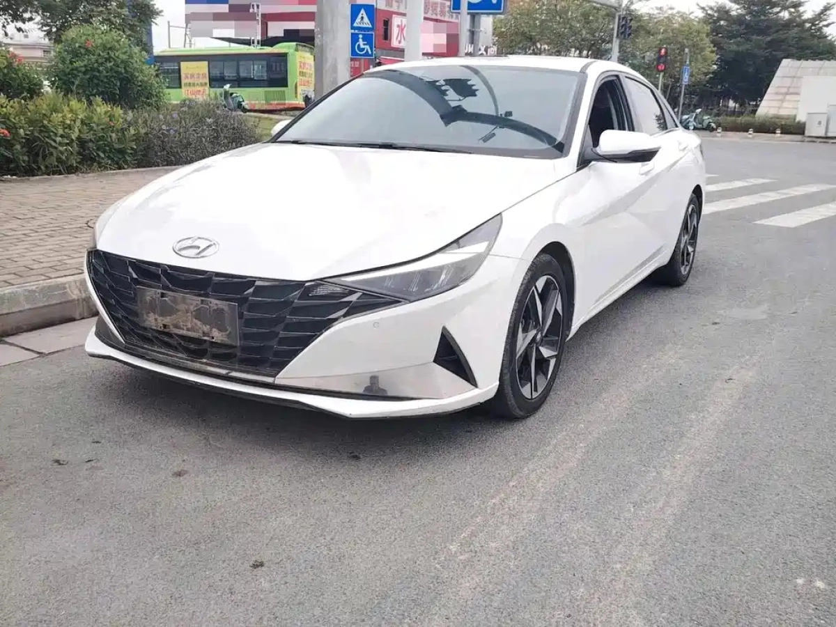 HYUNDAI ELANTRA  2023