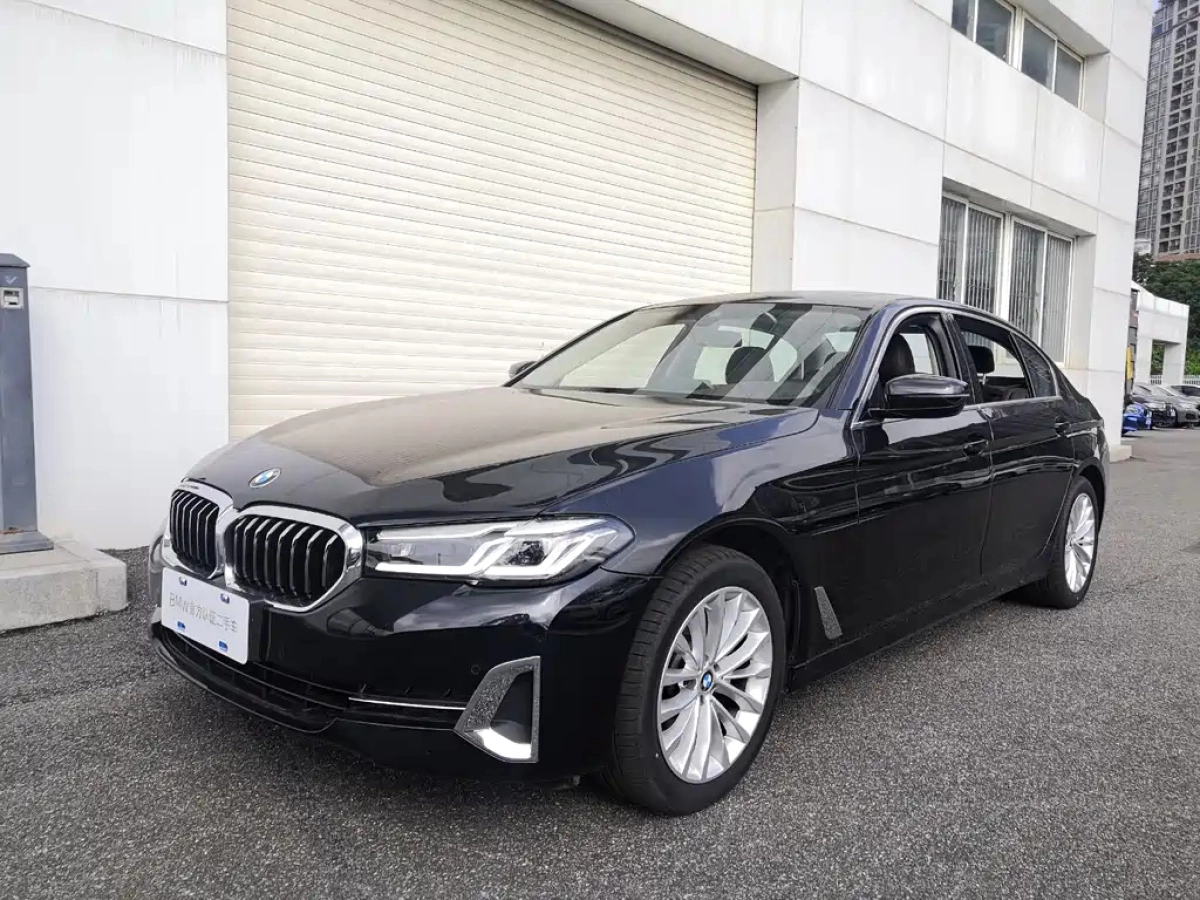 BMW 5-SERIES  2024