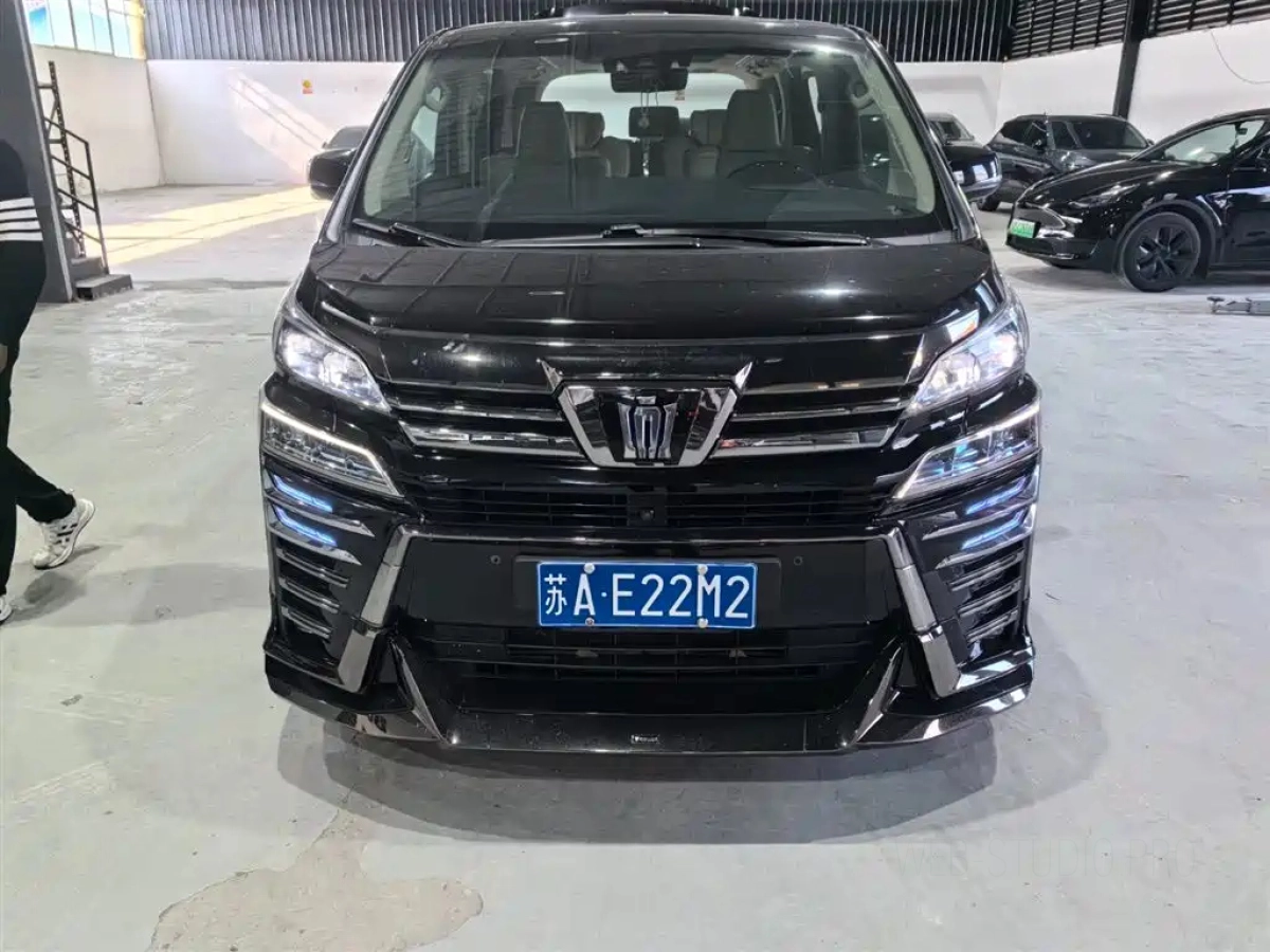 TOYOTA VELLFIRE