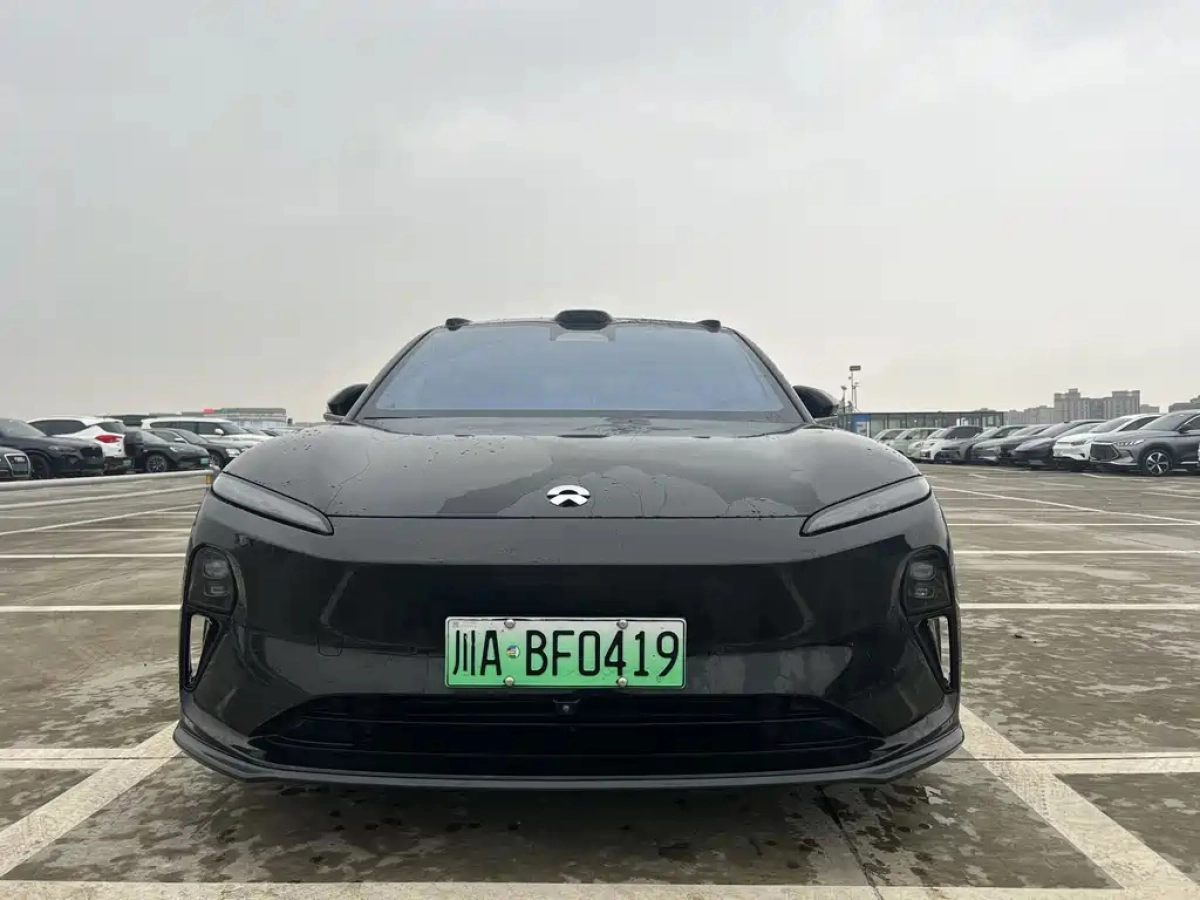 NIO ET5
