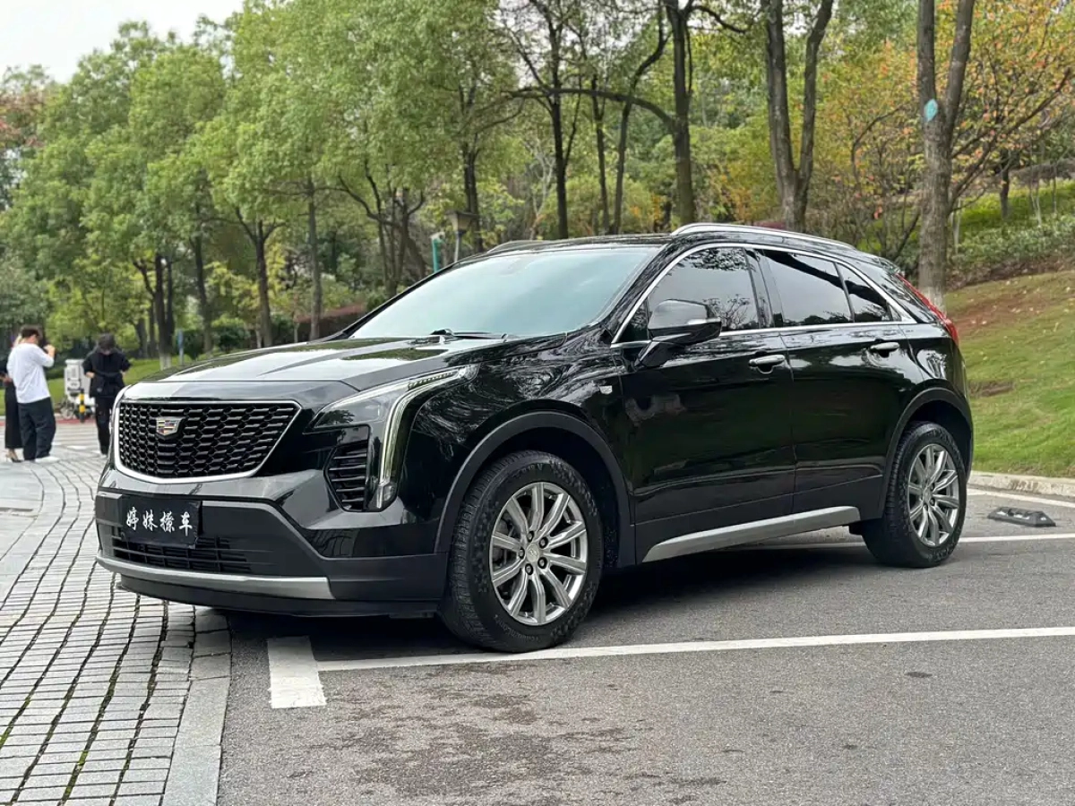 CADILLAC XT4