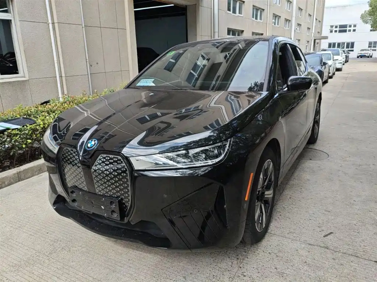 BMW IX