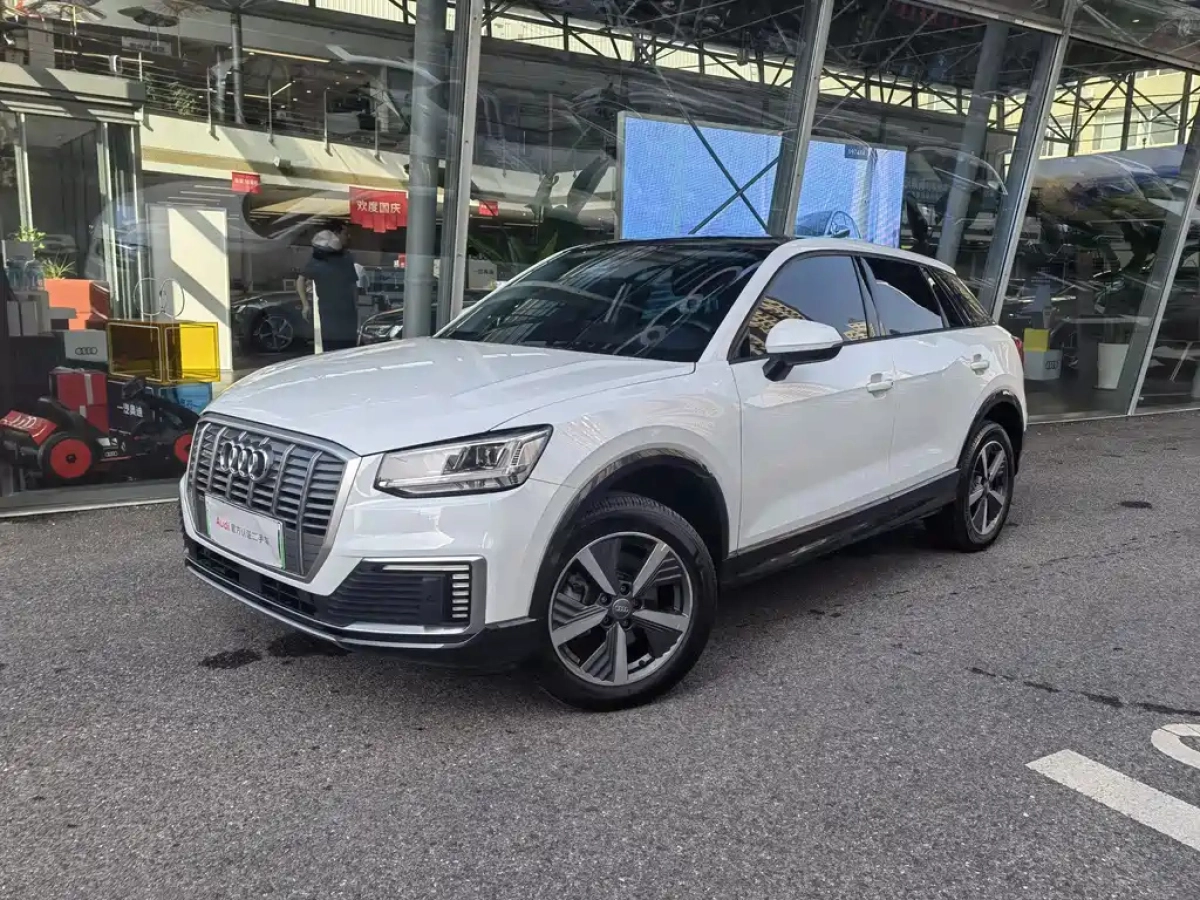 AUDI Q2L E-TRON  2021