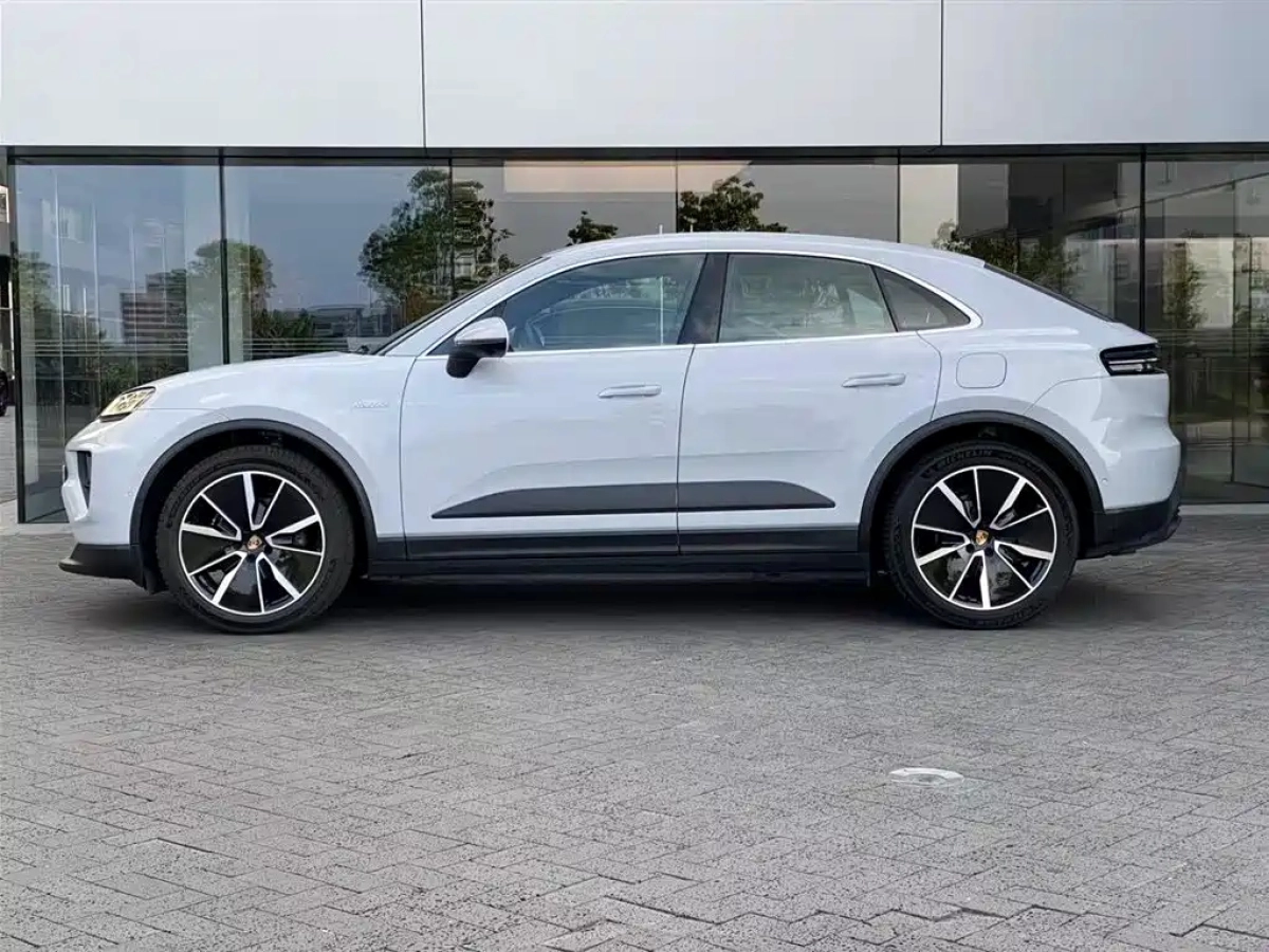 PORSCHE MACAN NEW ENERGY