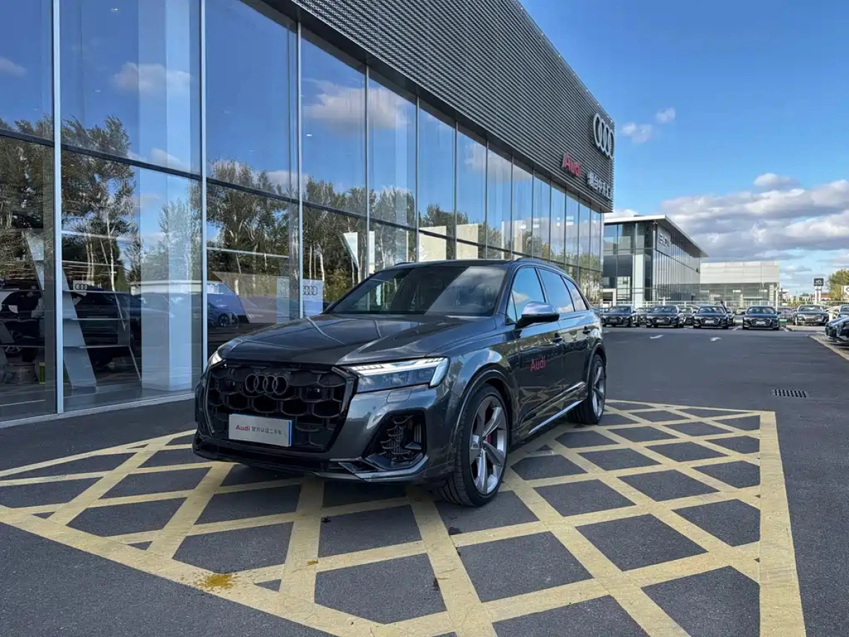 AUDI SQ7
