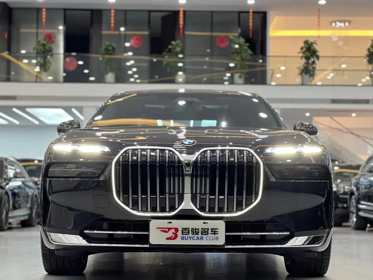 BMW 7-SERIES
