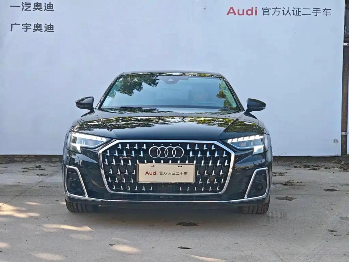 AUDI A8