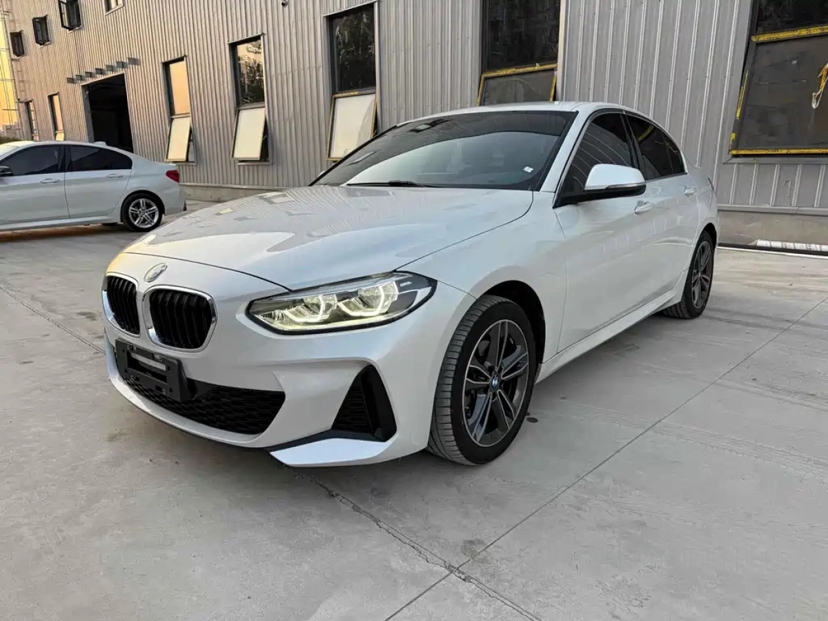 BMW 1-SERIES  2021