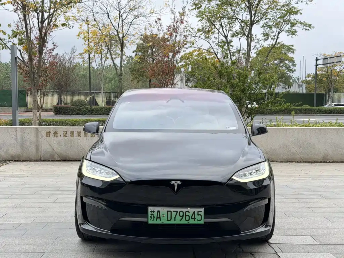 TESLA MODEL X