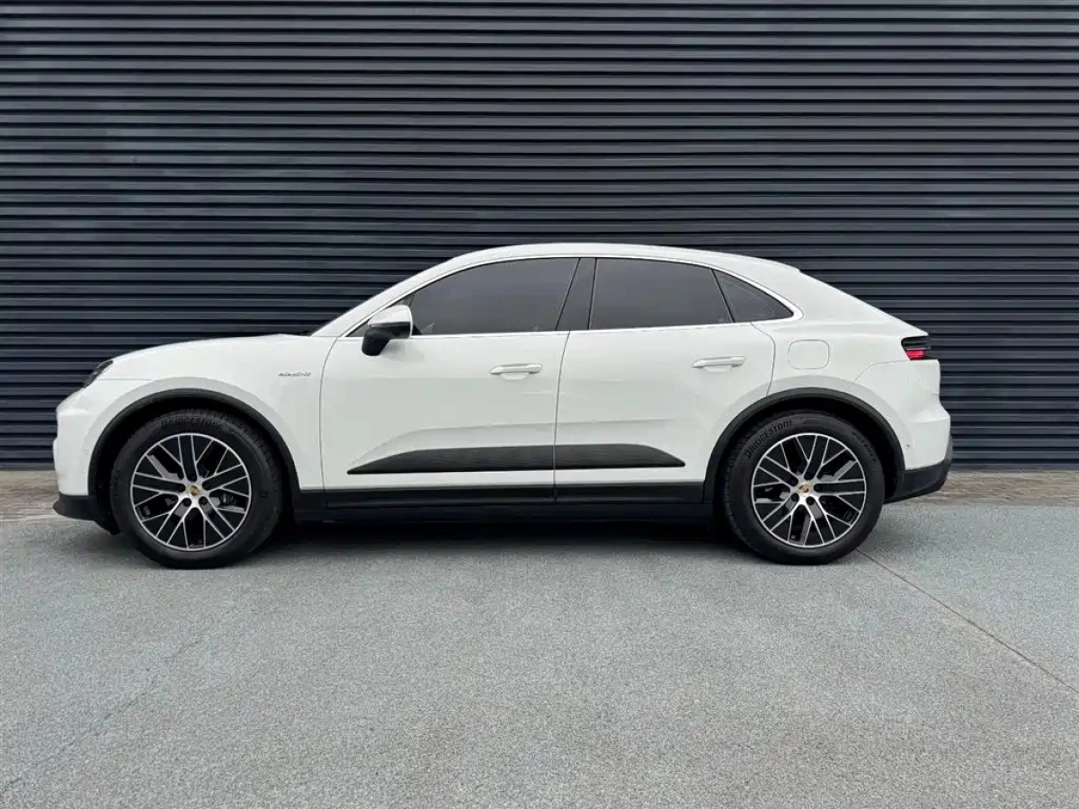 PORSCHE MACAN NEW ENERGY
