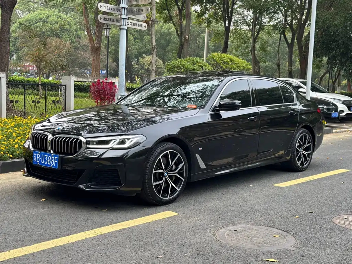 BMW 5-SERIES  2022