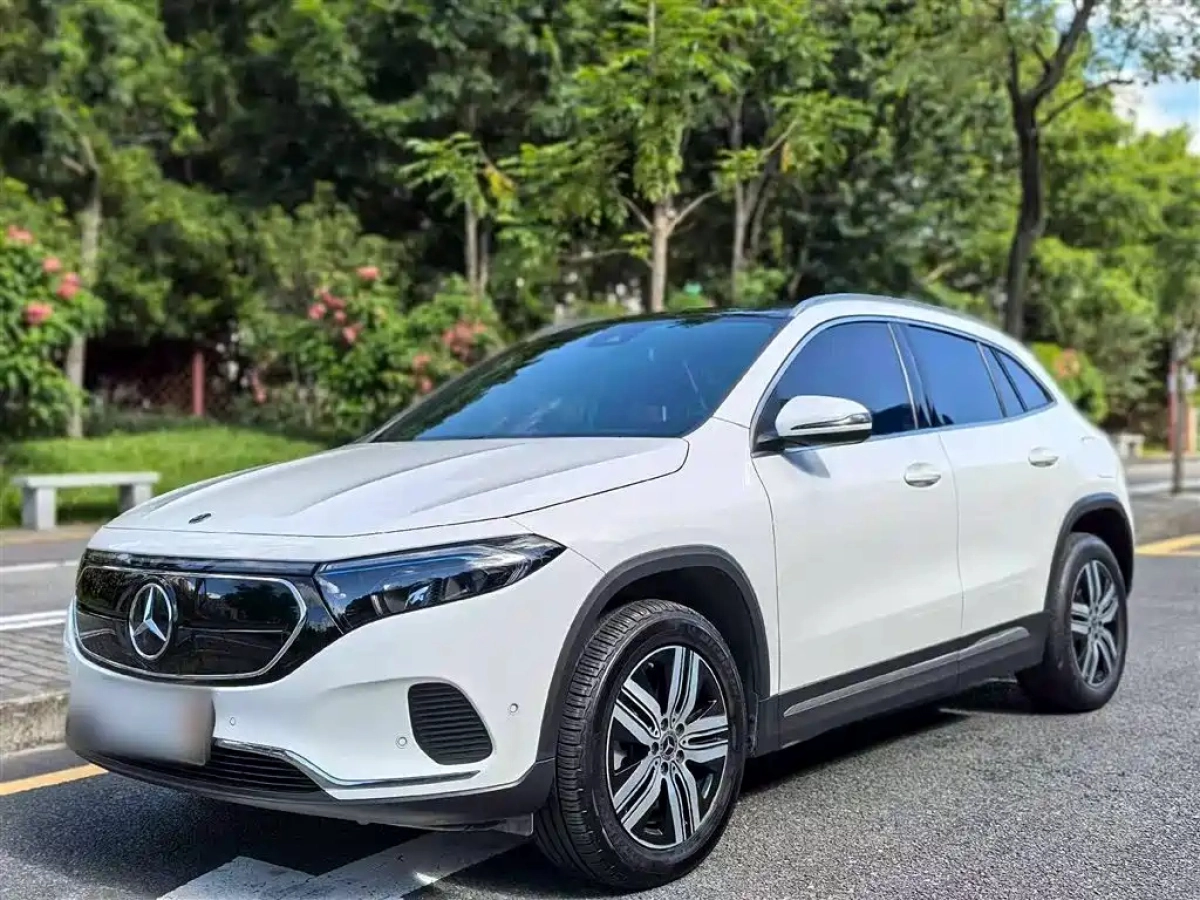 MERCEDES BENZ EQA  2022