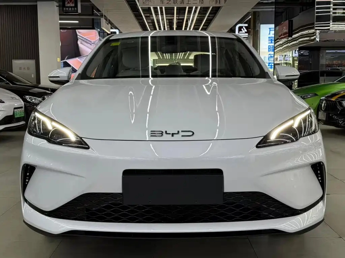 BYD SEAL 05 DM-I  2025