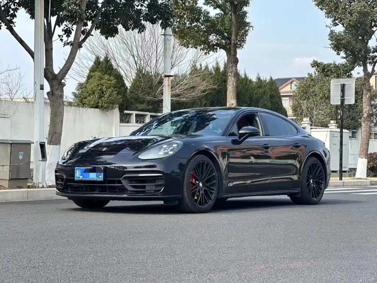 PORSCHE PANAMERA