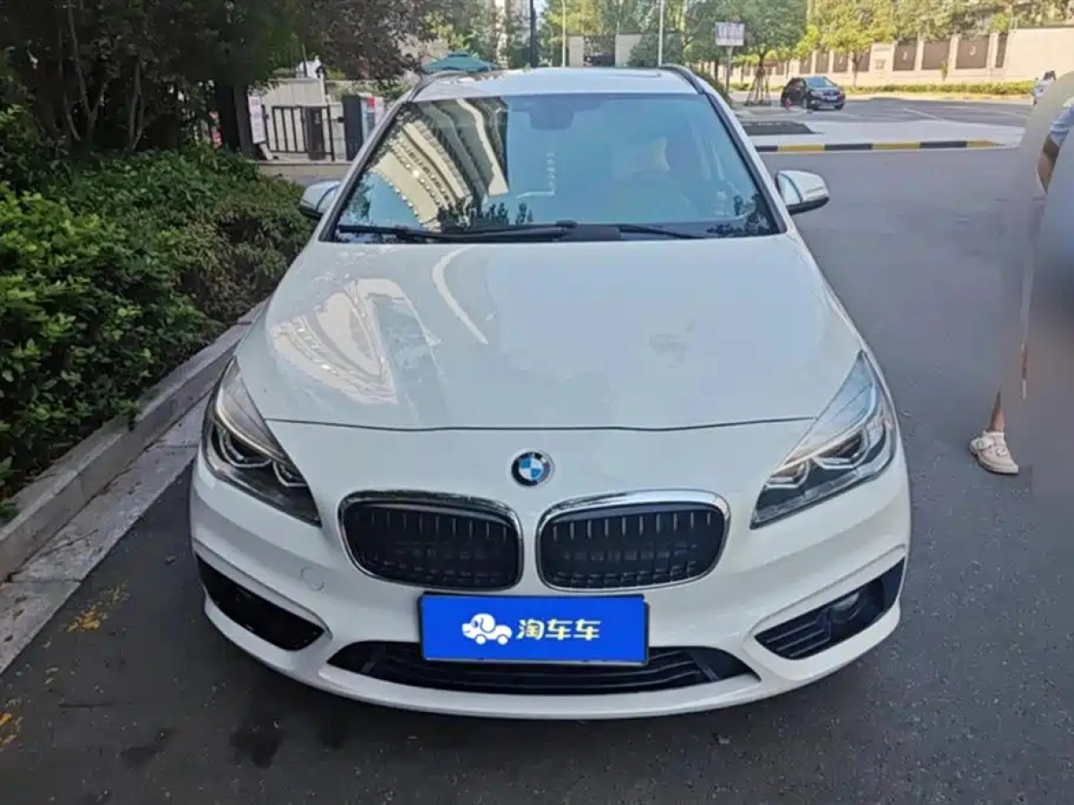 BMW 2-SERIES STATION WAGON