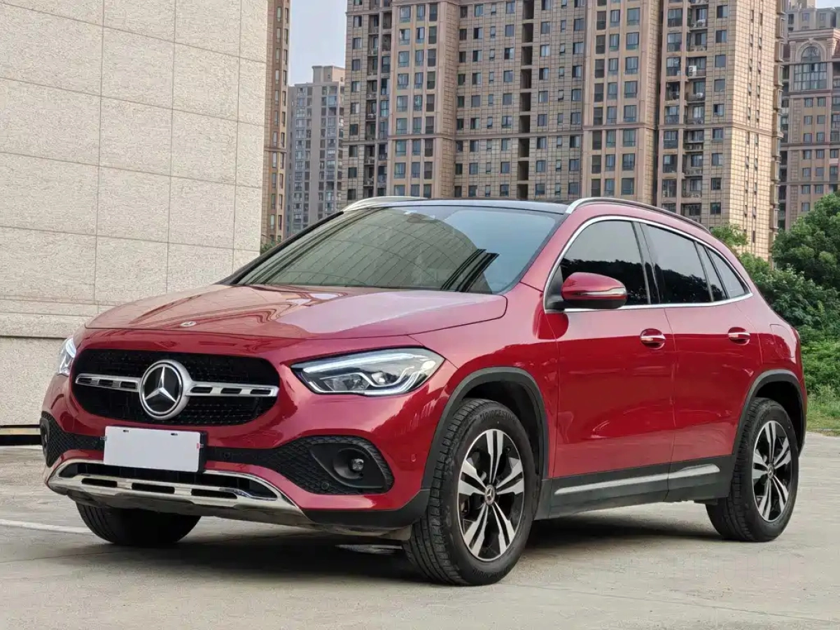 MERCEDES BENZ GLA  2021