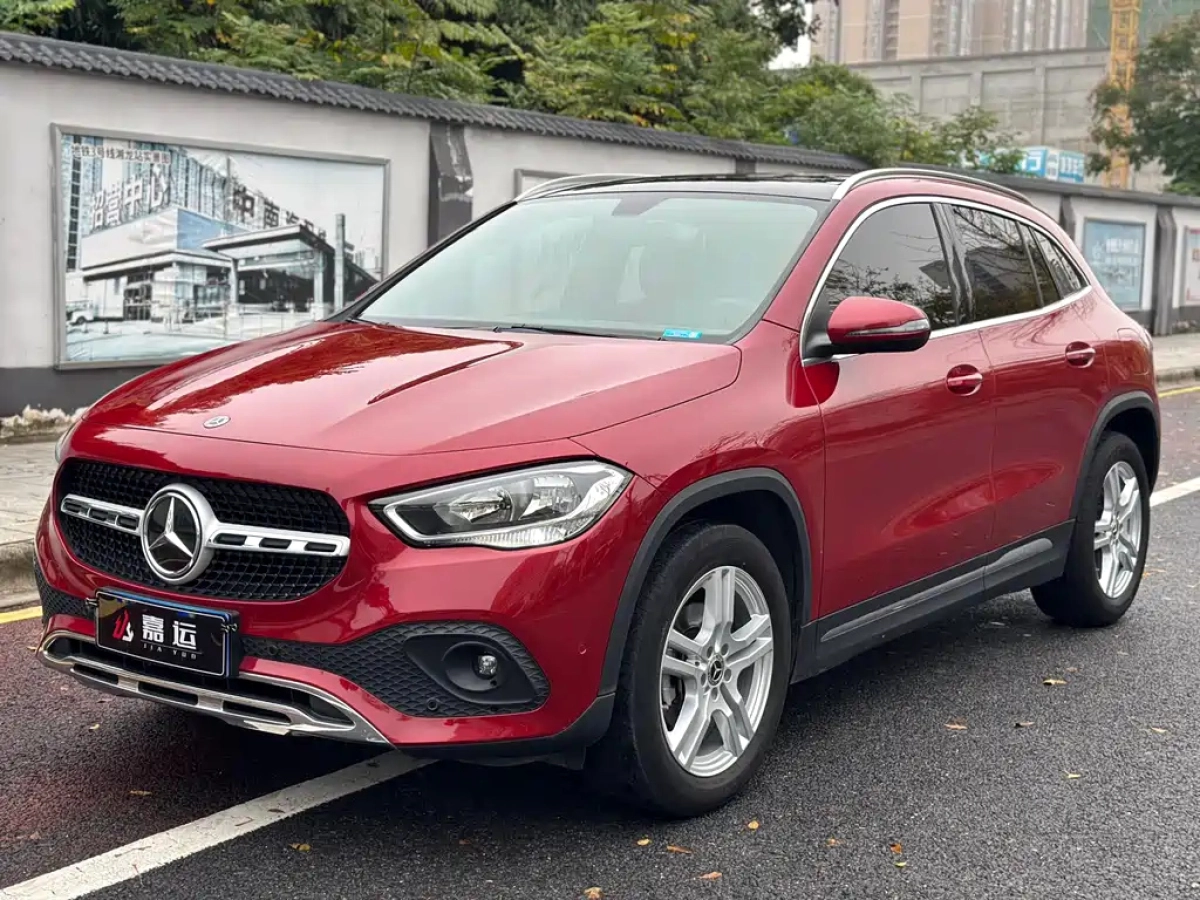 MERCEDES BENZ GLA  2021