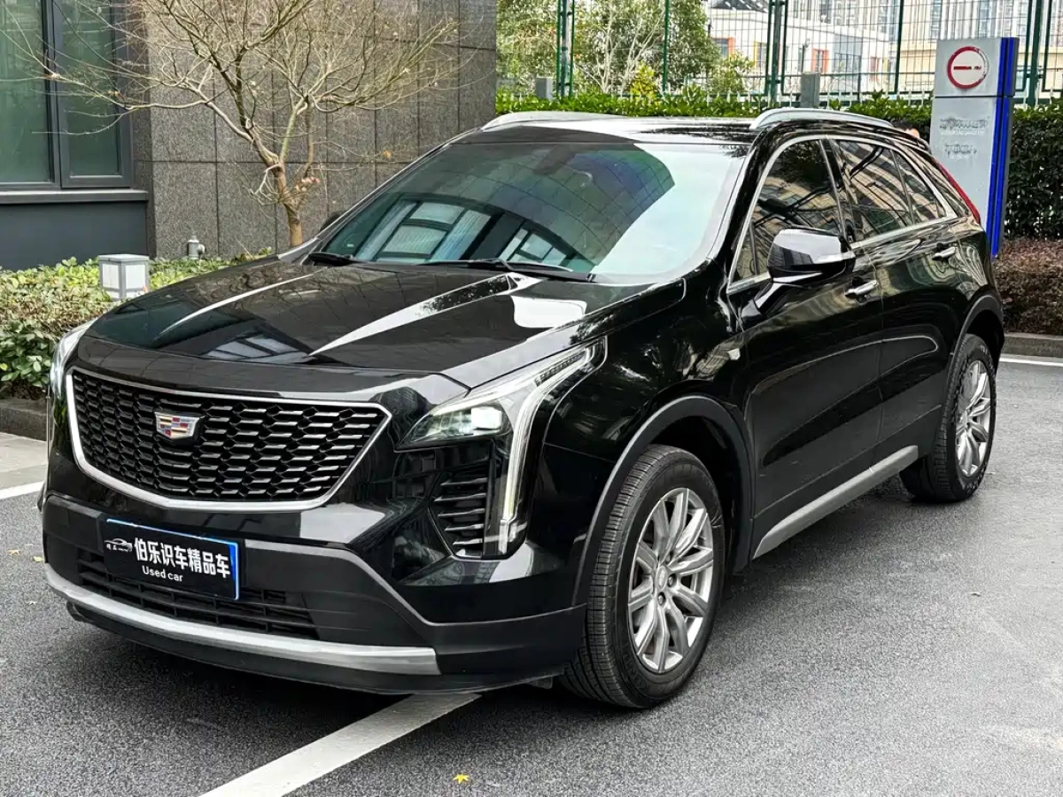 CADILLAC XT4