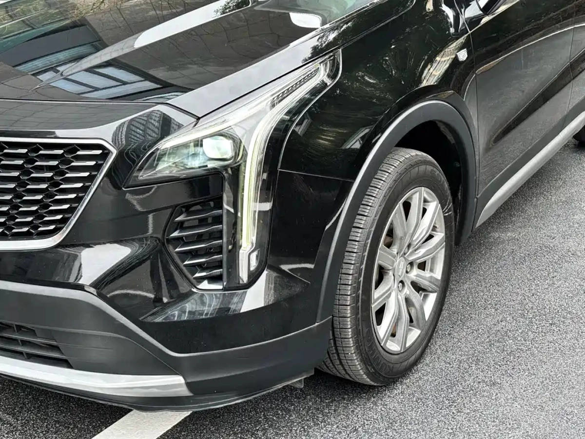 CADILLAC XT4