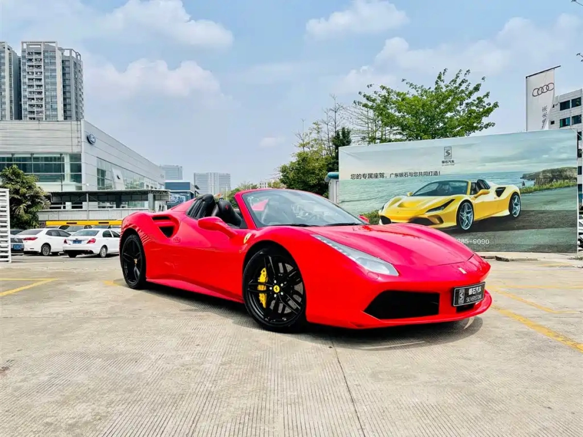 FERRARI 488