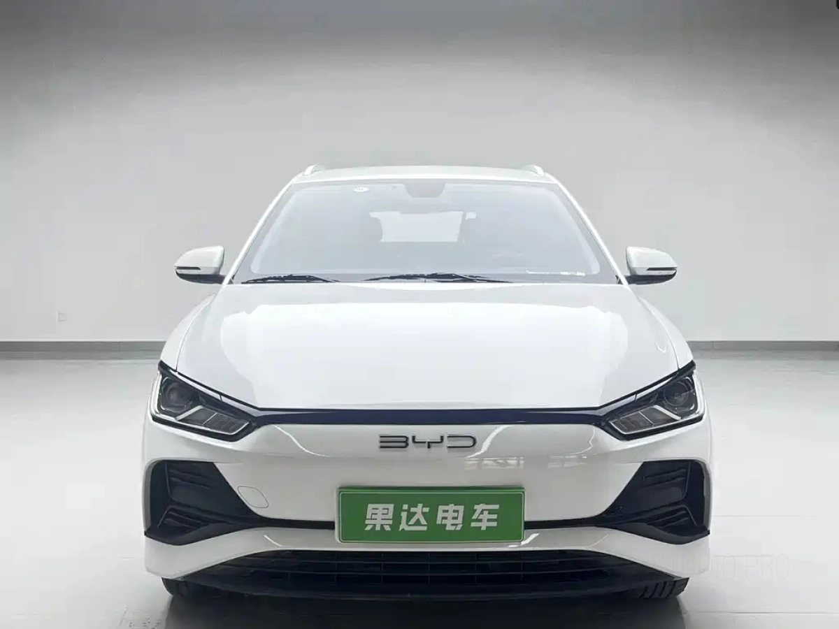 BYD E2