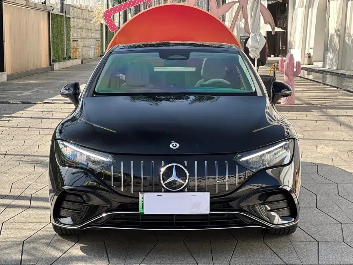 MERCEDES BENZ EQE