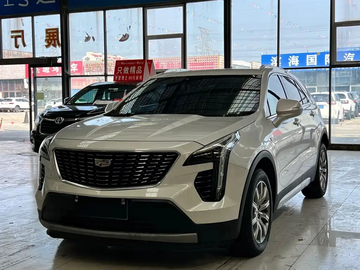 CADILLAC XT4