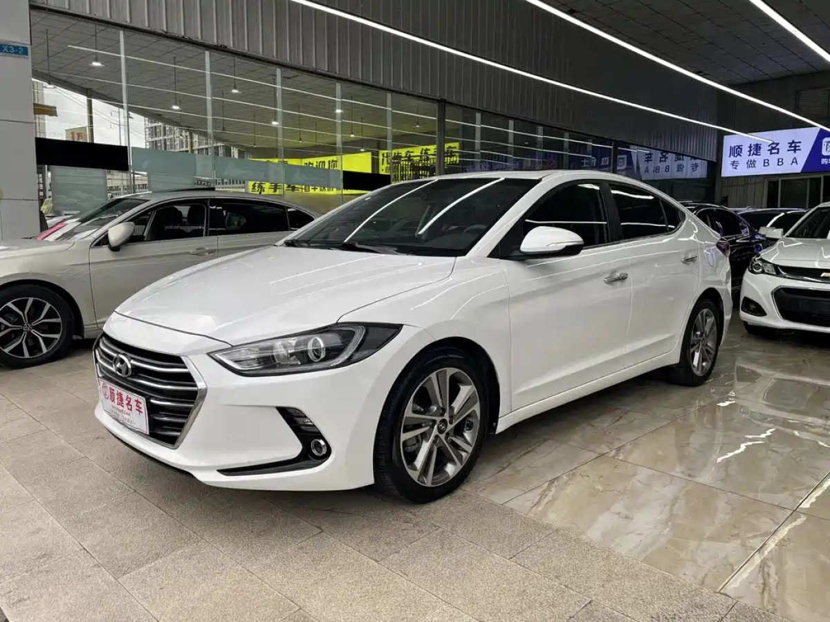HYUNDAI ELANTRA