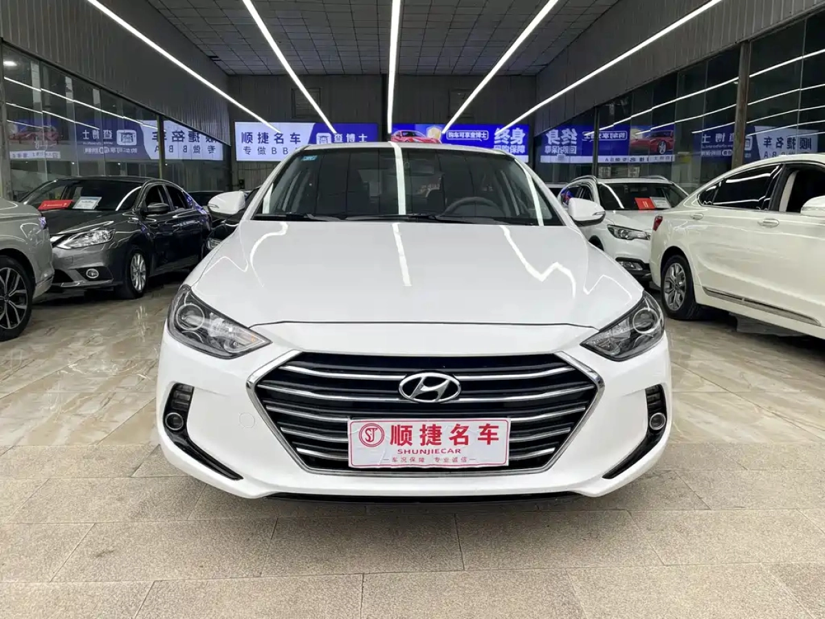 HYUNDAI ELANTRA