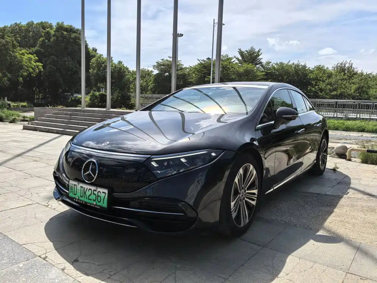 MERCEDES BENZ EQS  2023