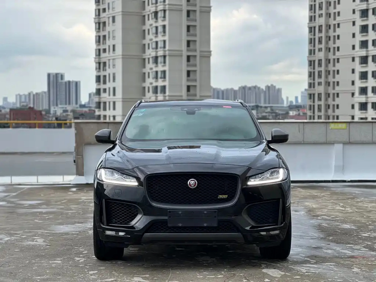 JAGUAR F-PACE