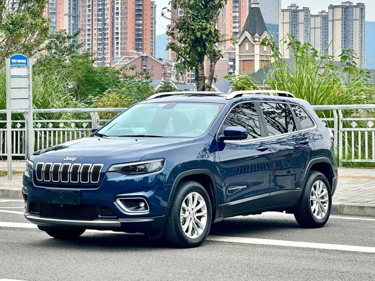 JEEP CHEROKEE