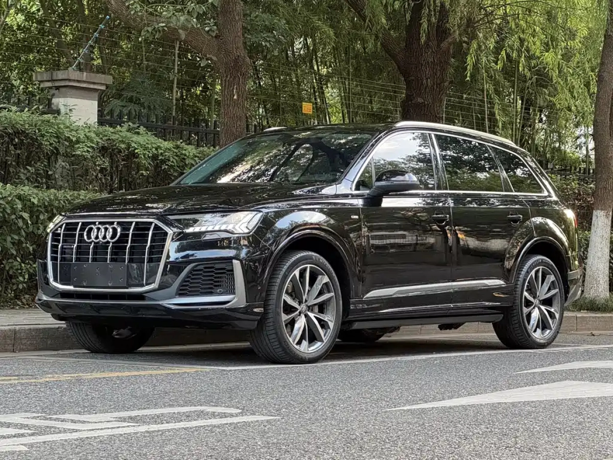 AUDI Q7  2020