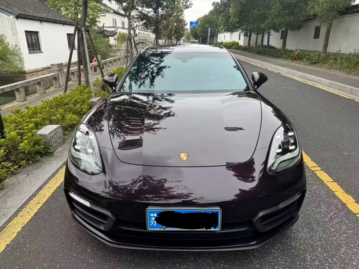 PORSCHE PANAMERA