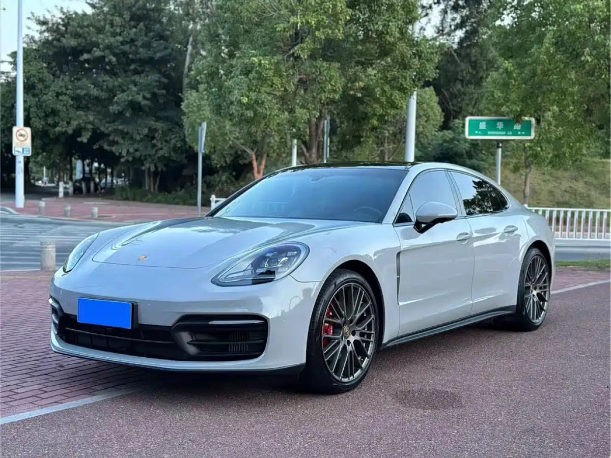 PORSCHE PANAMERA