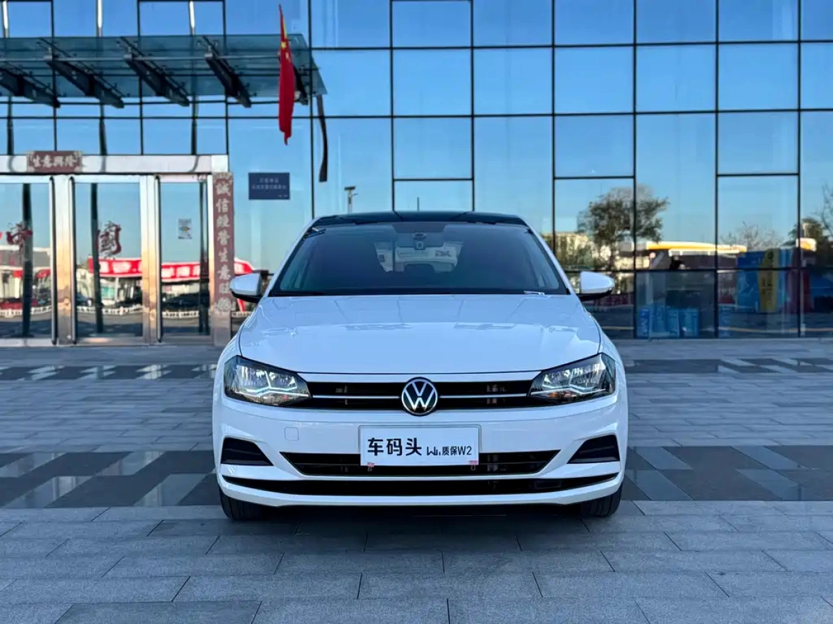 VOLKSWAGEN POLO