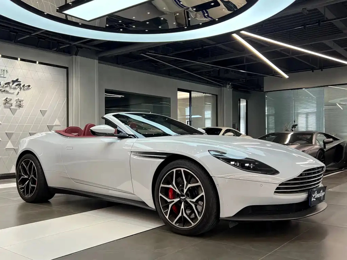 ASTON MARTIN DB11  2022