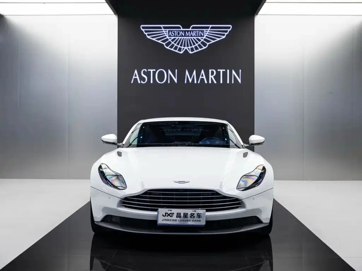 ASTON MARTIN DB11