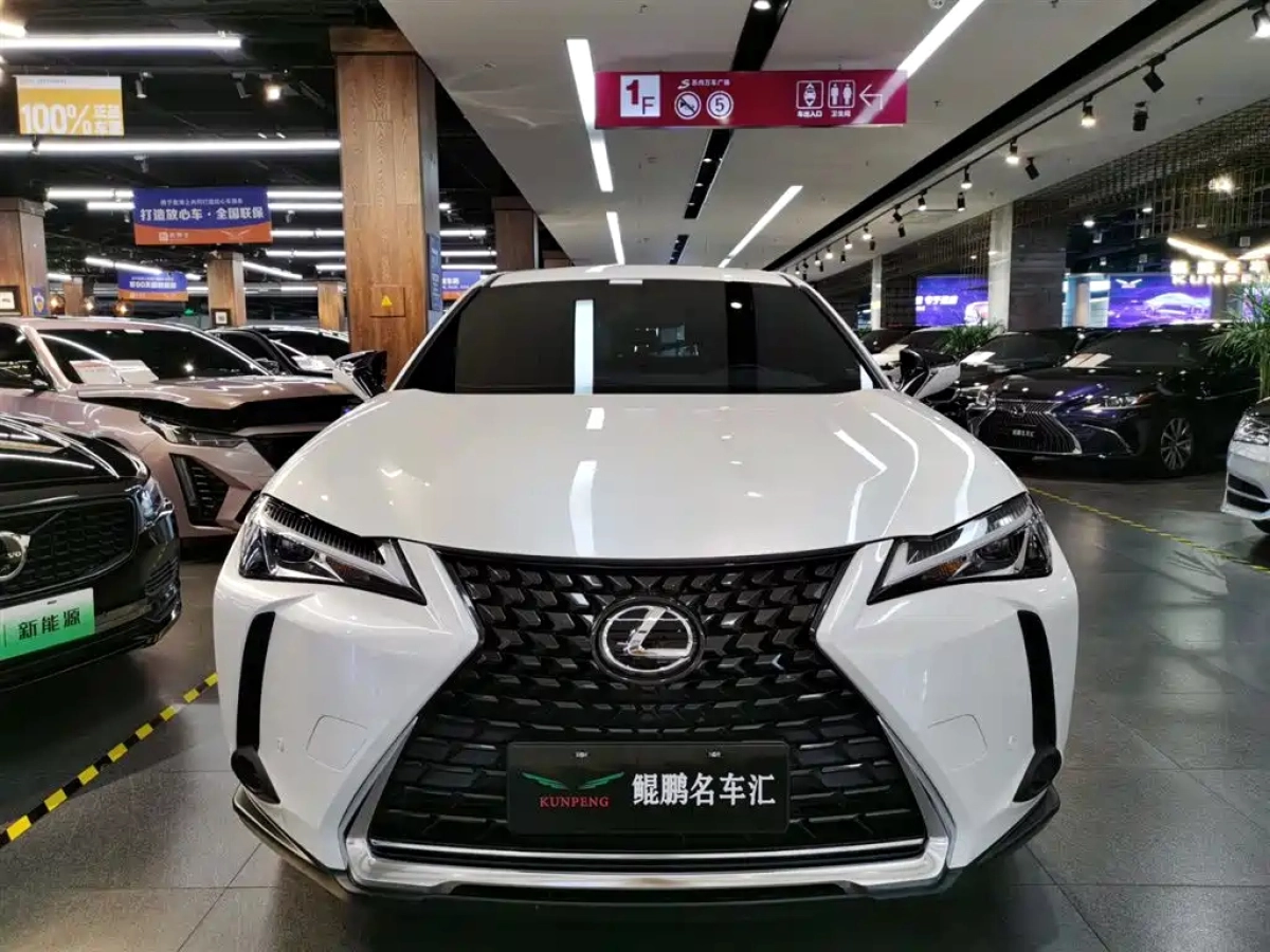 LEXUS UX