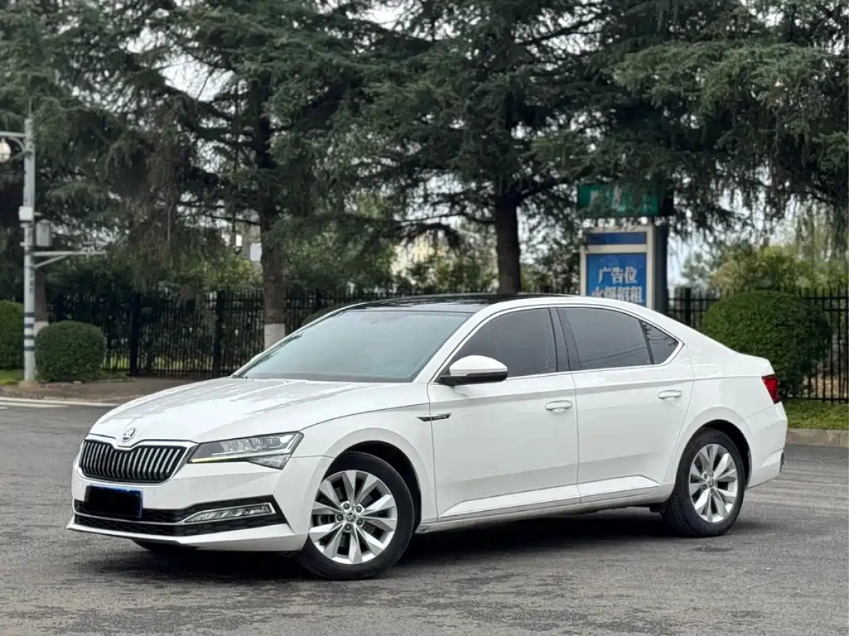 SKODA SUPERB